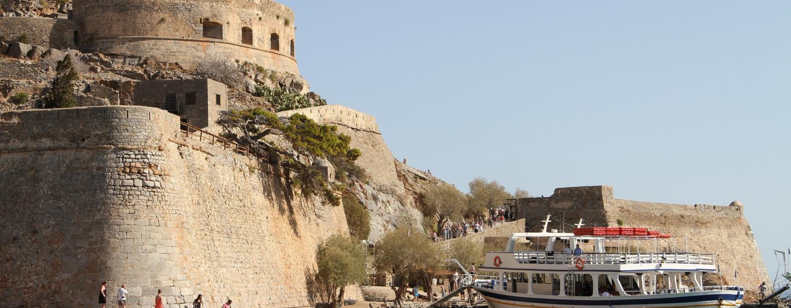 Agios Nikolaos, Plaka, Spinalonga
